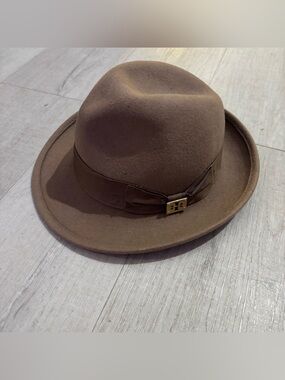 Tory Burch Hats for Women on Sale up to 90% Off: Poshmark display picture 3